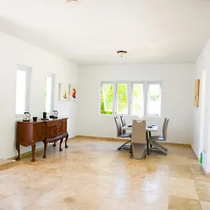 Inn World Point, Manati